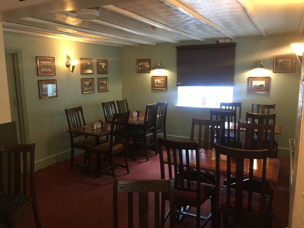 The Winchfield Inn Εξωτερικό φωτογραφία